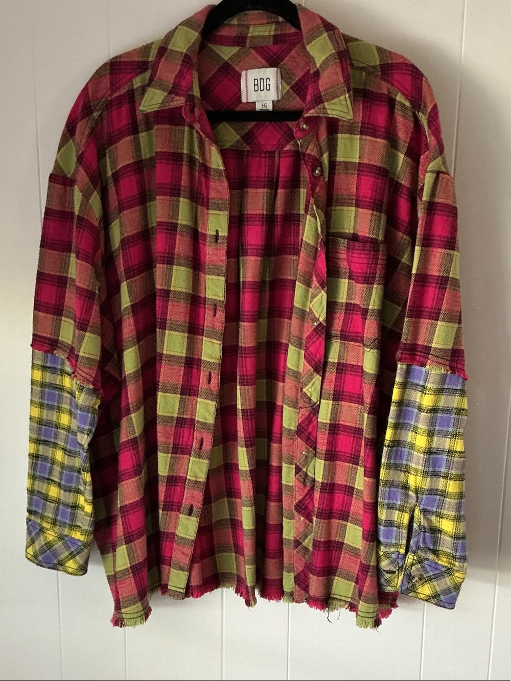 BDG Plaid flannel in Large